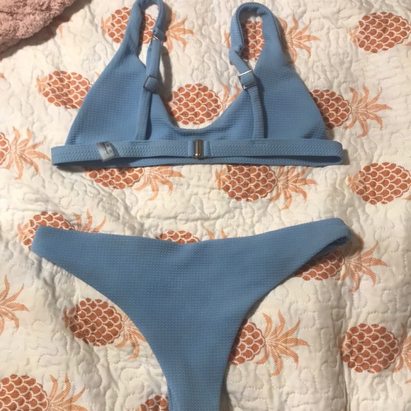 Blue bikin - Picture 2 of 2